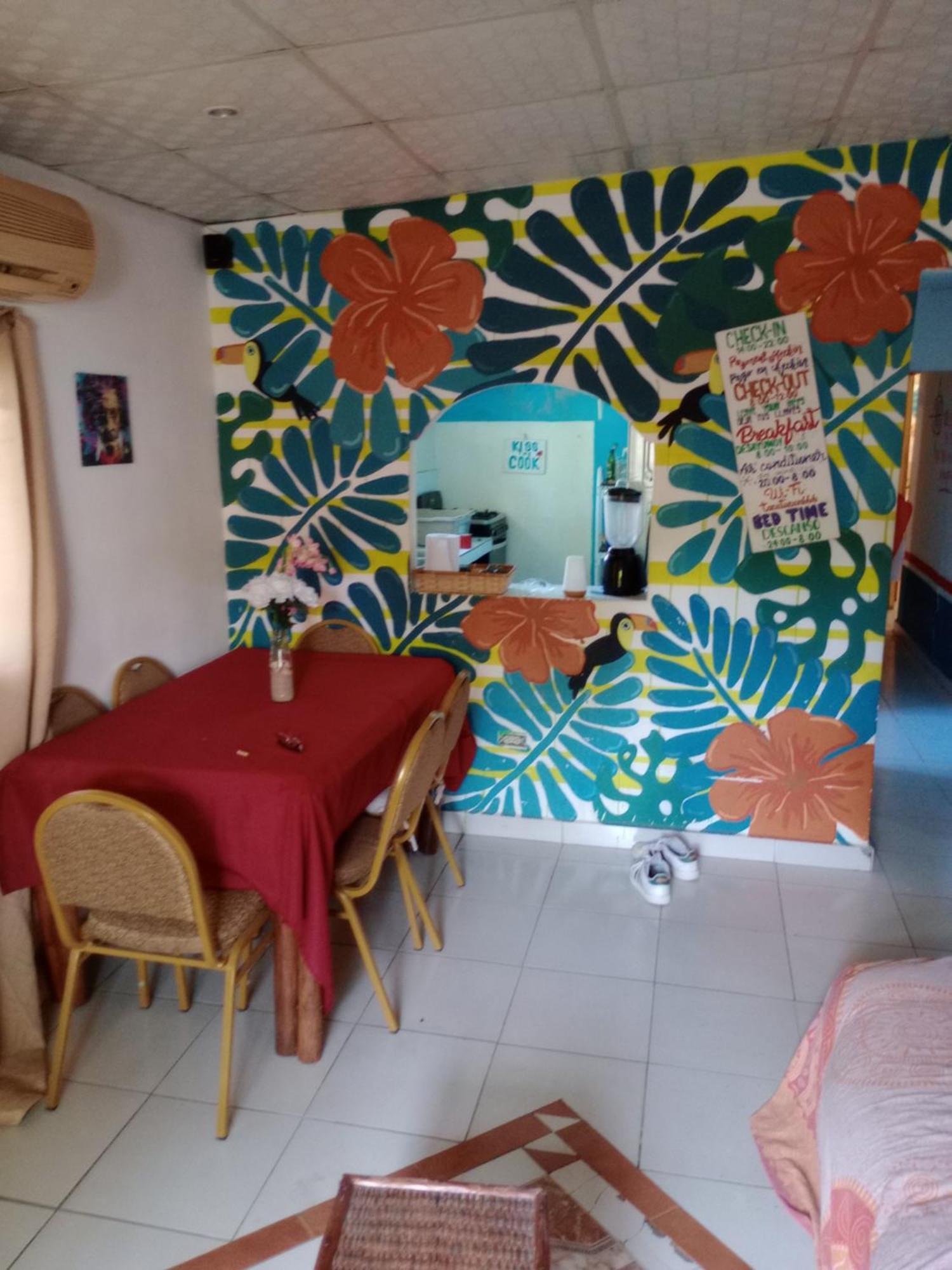 Taca Tucan Hostel Плайя-Бланка Экстерьер фото