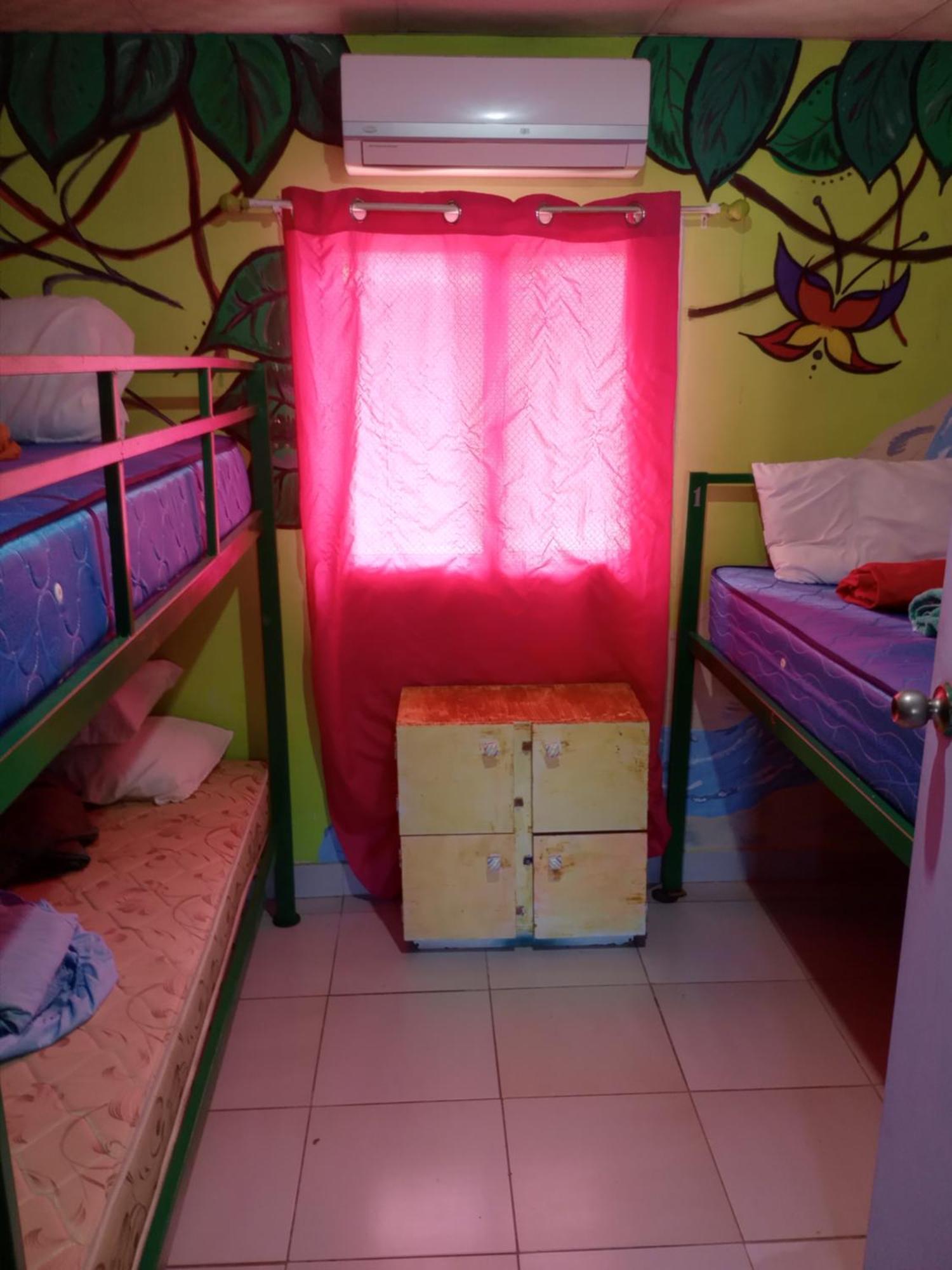 Taca Tucan Hostel Плайя-Бланка Экстерьер фото